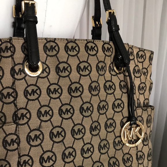 Michael Kors Signature Canvas Tote - Picture 3 of 7